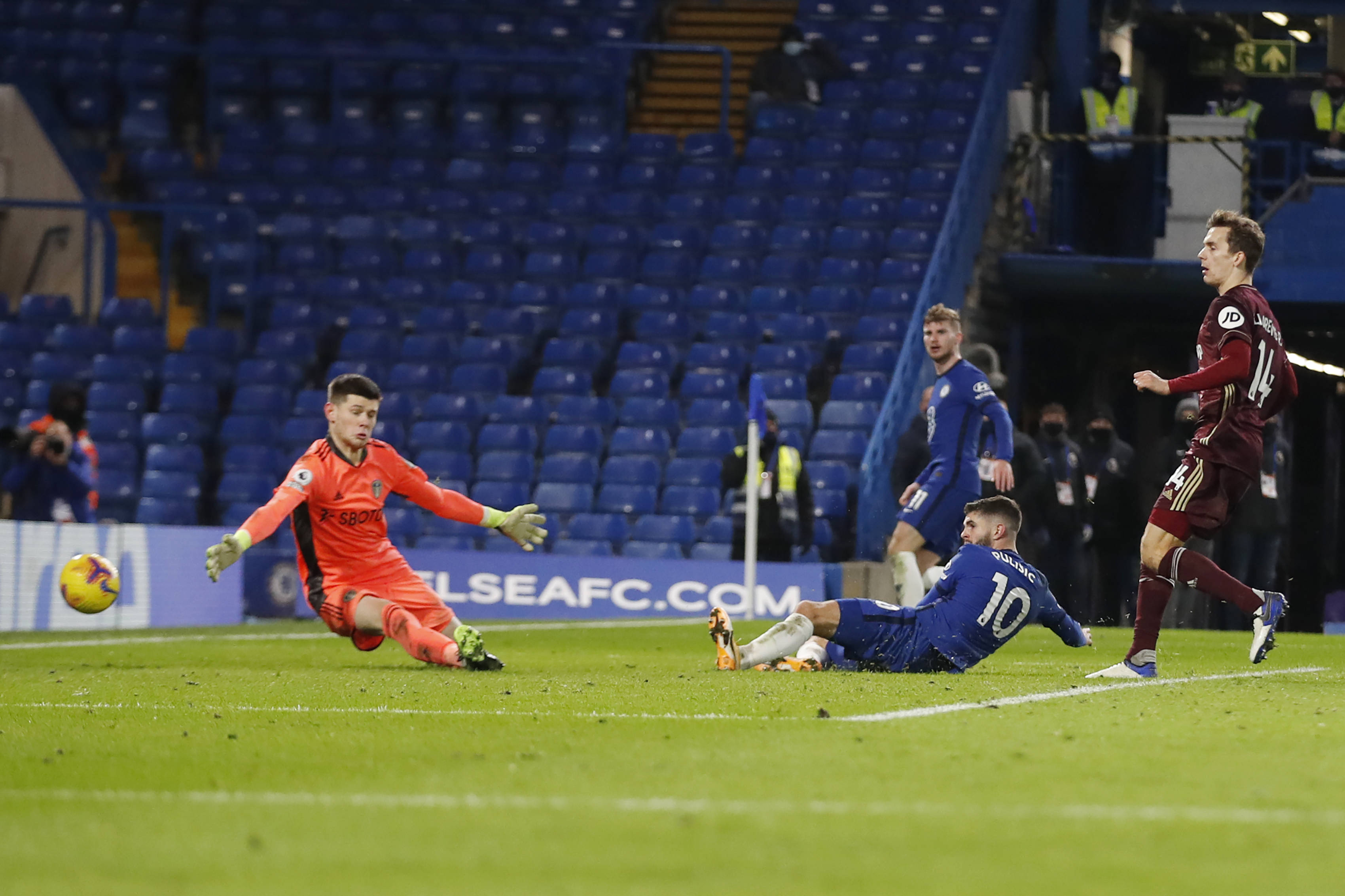 球迷偶遇明 球迷偶遇明